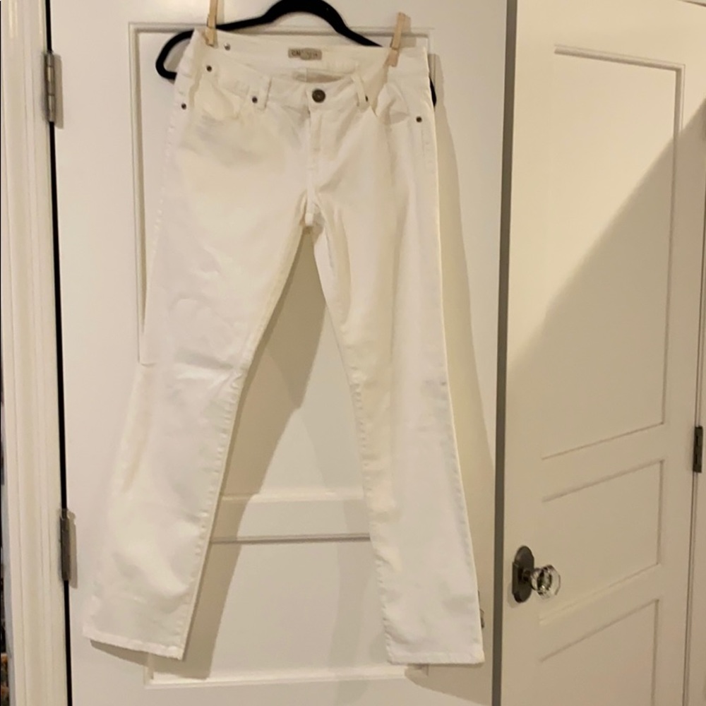 White denim jeans